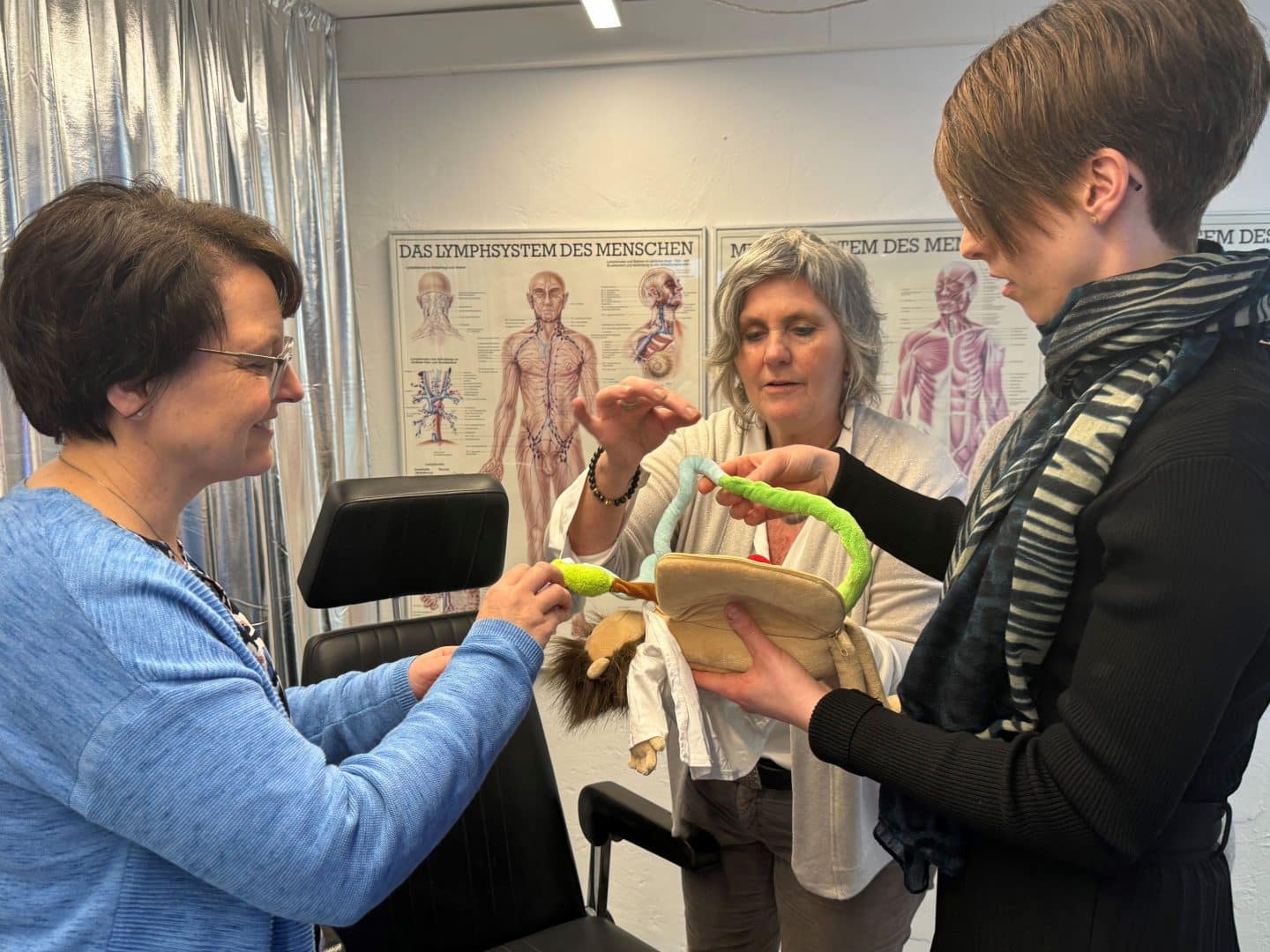 Ausflugstipp / OP-Technik von gestern bis morgen im TUTORAMA Tuttlingen erleben image04 OR1 Ausstellungseroeffnungneu quelle KARL STORZ