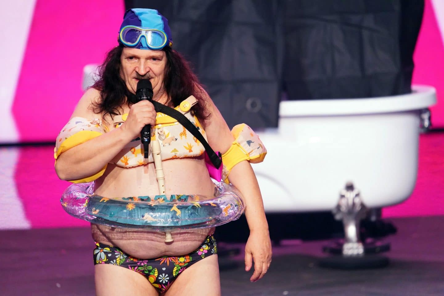 "Das Supertalent": Laser-Oper, Grusel-Akrobatik & Co. – Wer kann Bohlen & die Jury heute überzeugen? 18EED