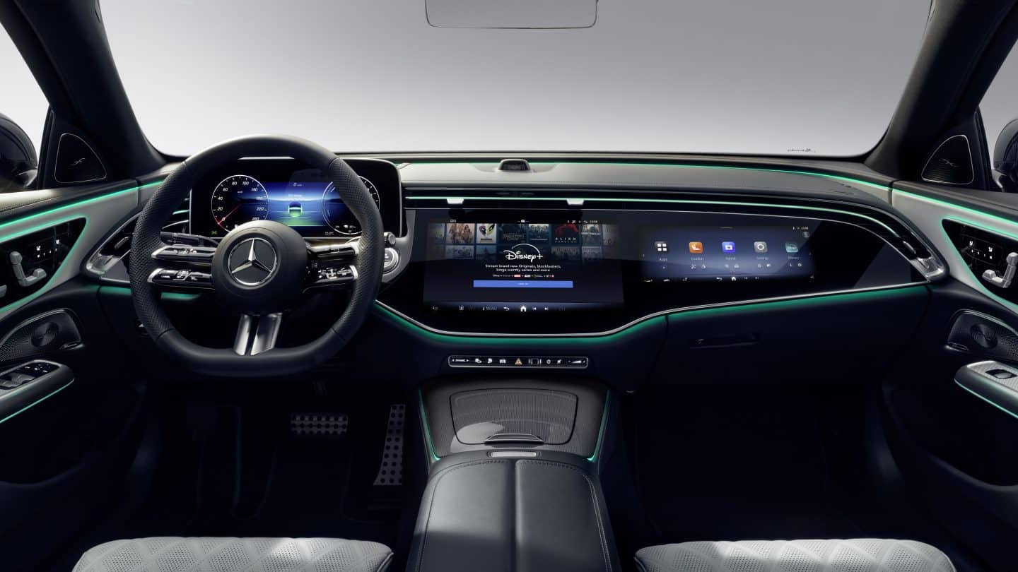 Blockbuster im Beifahrerdisplay – Mercedes & Disney+ bringen Marvel, Star Wars & Co. direkt ins Cockpit