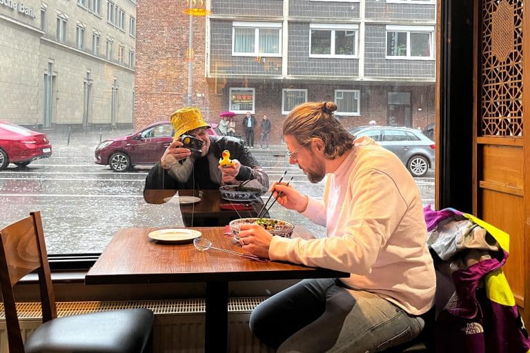 „Kitchen Impossible“ startet HEUTE in Jubiläumsstaffel: Mälzer im Knallhart-Duell gegen Vogel!
