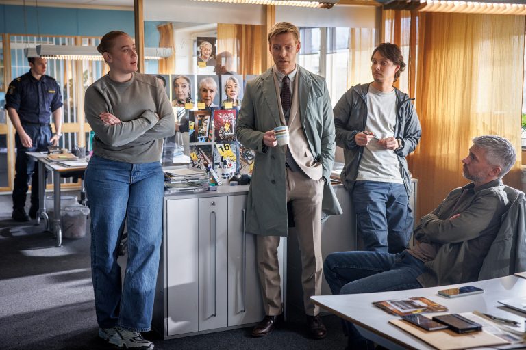 „Mord im Mittsommer“ heute im ZDF: Letzte Folge der Staffel – Krimiautorin Birgitta vergiftet!