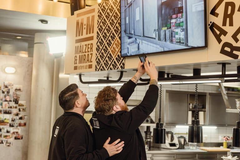 „Mälzer und Mraz liefern ab!“: Heute Tim vs. Lukas – der Showdown am Herd beginnt! „Mälzer und Mraz liefern ab!“: Heute Tim vs. Lukas – der Showdown am Herd beginnt!