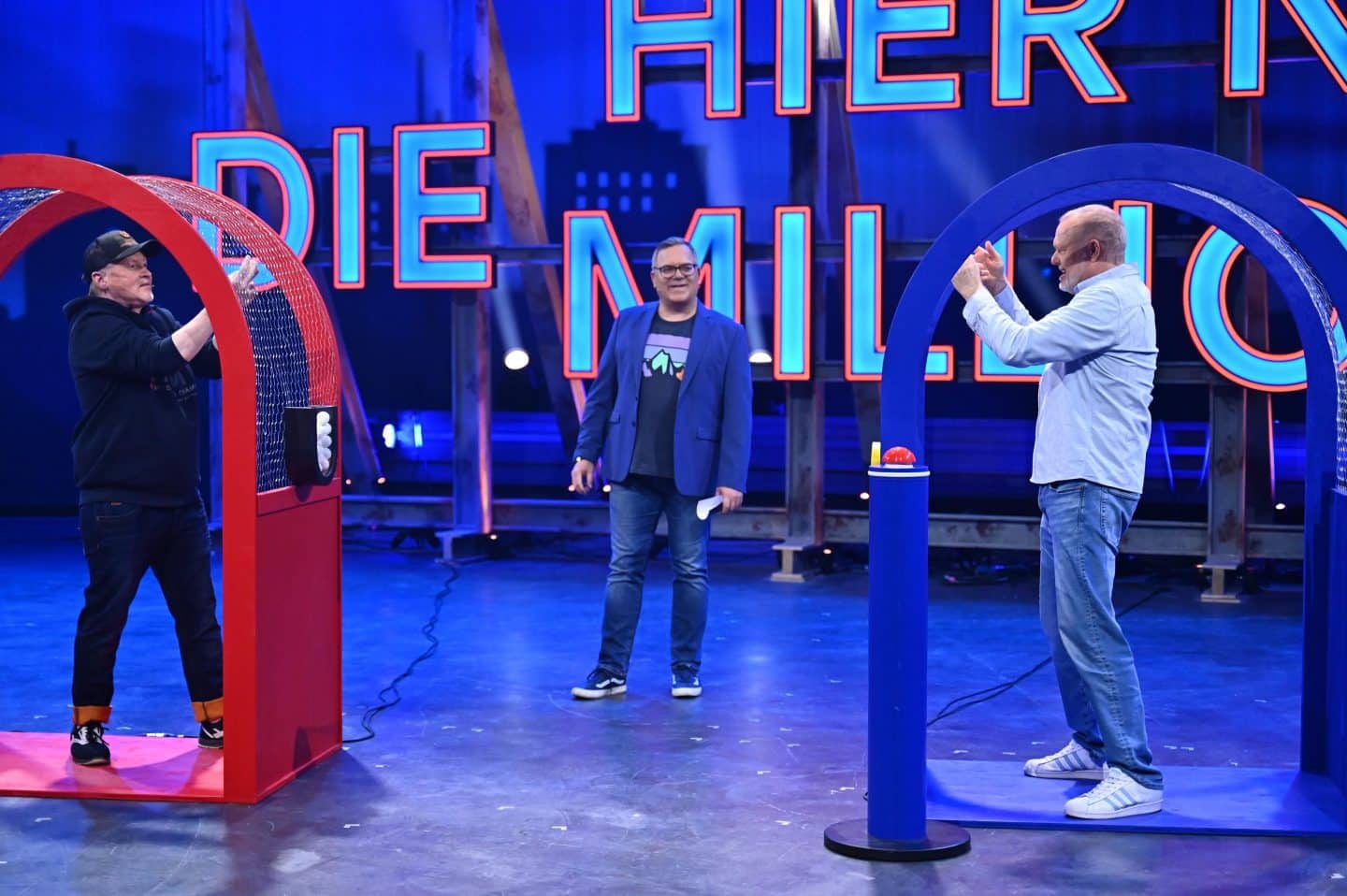 Stefan Raab lässt Promis ran: Heute startet das „Du gewinnst hier nicht!“-Promi-Special AD232 2