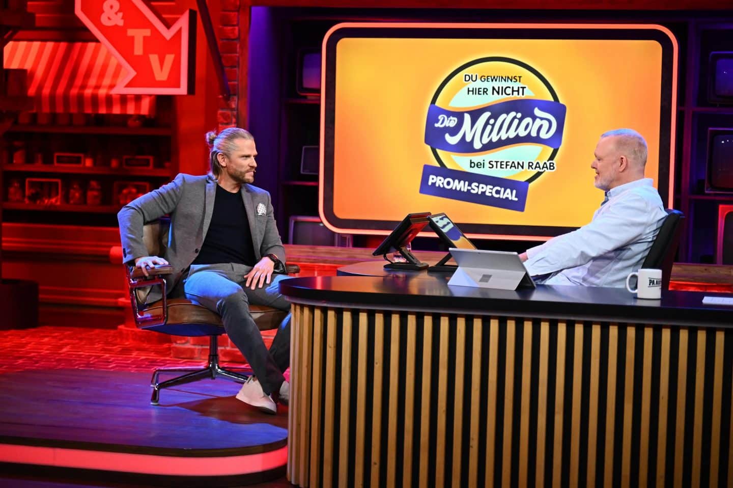 Stefan Raab lässt Promis ran: Heute startet das „Du gewinnst hier nicht!“-Promi-Special CDC51 2