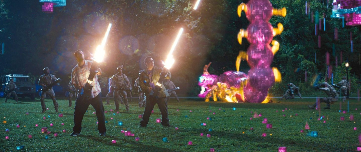 „Pixels“: Videospiele greifen an – Adam Sandler kämpft gegen Pac-Man & Co.! D7B4C 3