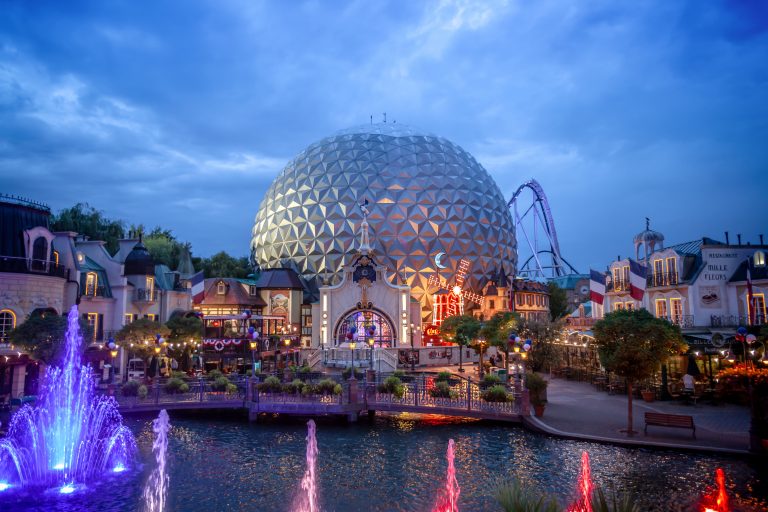 Diese 10 Orte lieben Touristen so sehr, dass sie immer wieder hinwollen – Der Europa-Park ist dabei!