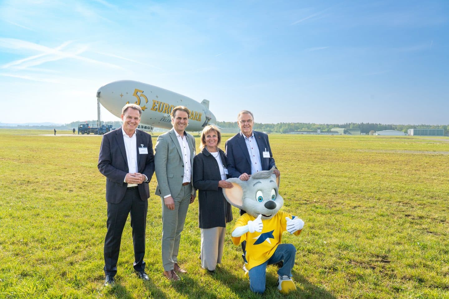 Spektakulärer Himmels-Botschafter: Europa-Park Zeppelin zum Jubiläum enthüllt PM25 Zeppelin Macks1 01