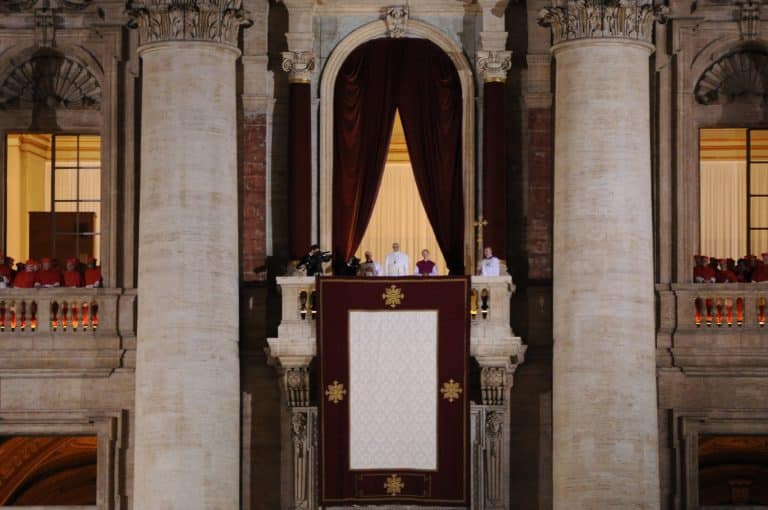 Konklave im Vatikan beginnt bald: Eid, Störsender und weißer Rauch – so wird der neue Papst gewählt