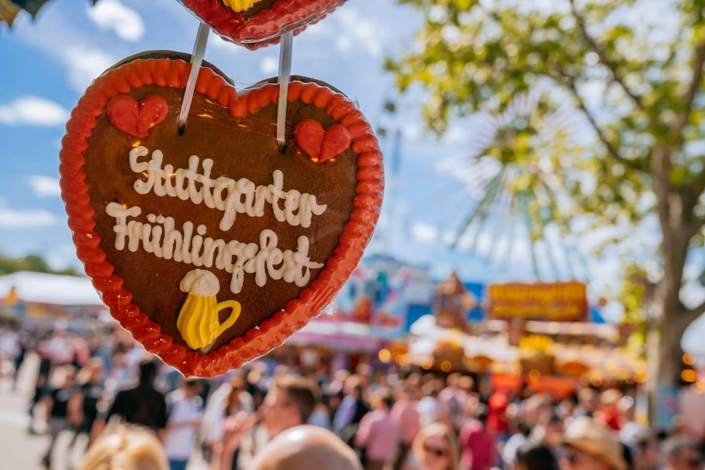 O’zapft is in Stuttgart! Frühlingsfest startet am Ostersamstag – Maß so teuer wie nie!