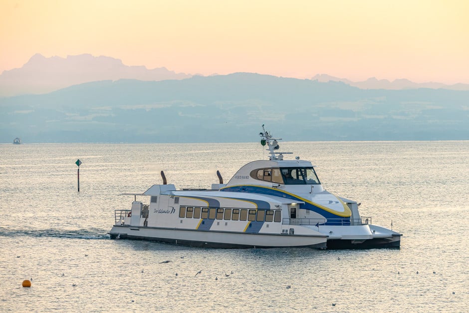 Oster-Ausflug gefällig? In 52 Min über den Bodensee – Katamaran lockt mit Sparpreis!