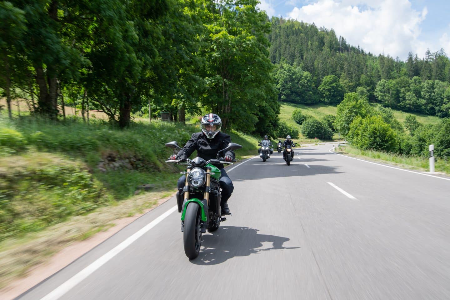 Motorradsaison startet: ADAC warnt Biker – „Einfach losfahren? Keine gute Idee!“