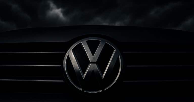 VW-Schock trotz voller Auftragsbücher: Gewinn bricht um 41 % ein – was läuft schief?