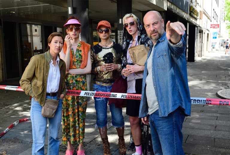Polizeiruf 110 am 18.5.: Dragqueens im Fokus – Münchner Fall ohne echtes Krimi-Rätsel?