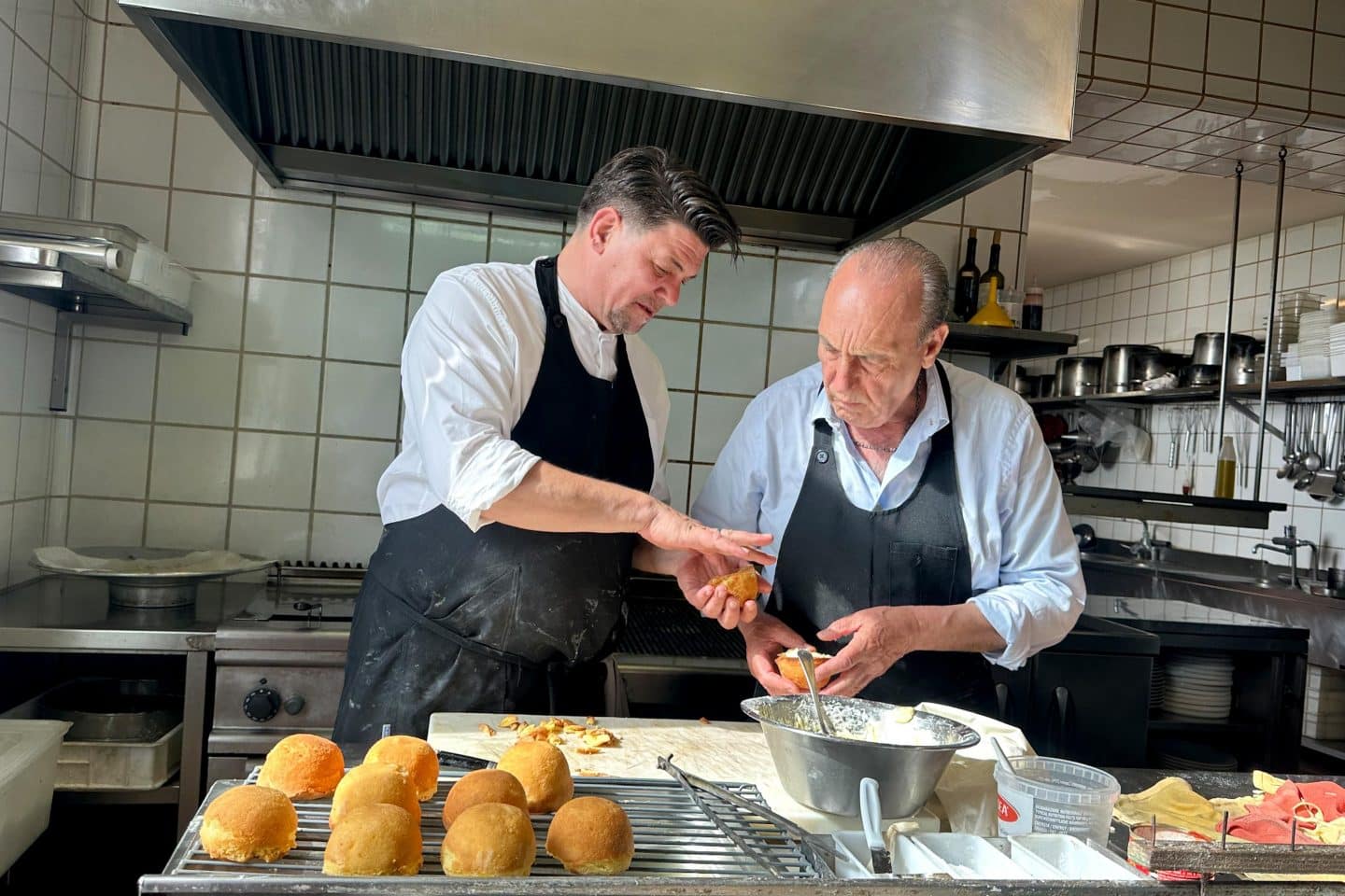 Mälzer kocht mit SEINEM Meister! "Kitchen Impossible" heute in Italien 55E87 7