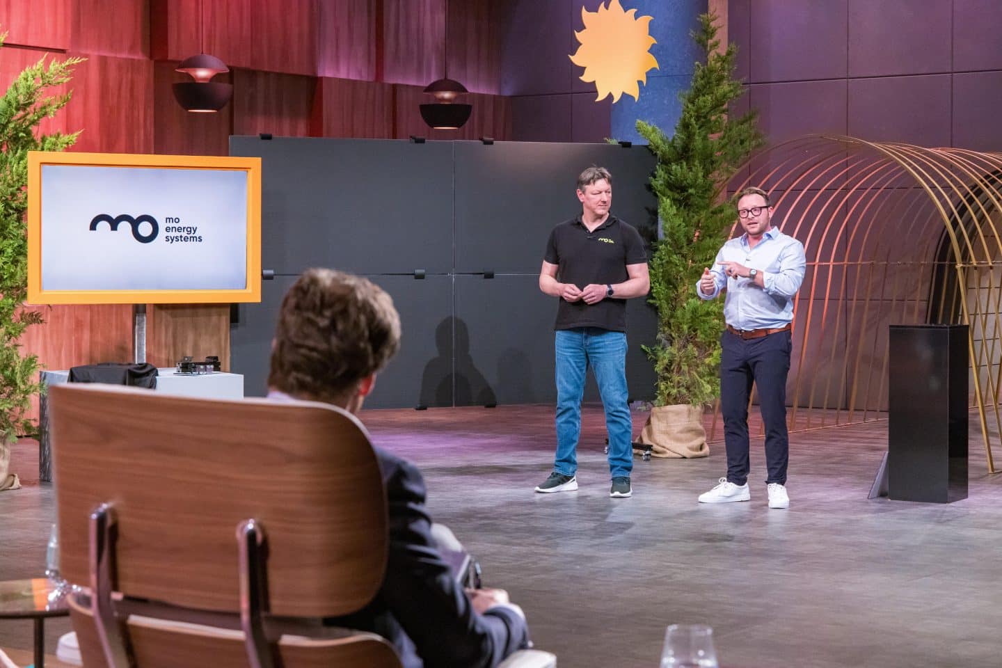 mo energy systems: Solar an der Wand – Dieses DHDL-Start-up will Fassaden zu Kraftwerken machen 7DBDE 9
