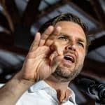 JD Vance hat es aus prekären Verhältnissen bis ins Zentrum der politischen Macht geschafft. Was zeichnet ihn aus? Welche politischen Ziele verfolgt der 50. US-Vizepräsident? Und was bedeutet das für die freie westliche Welt?