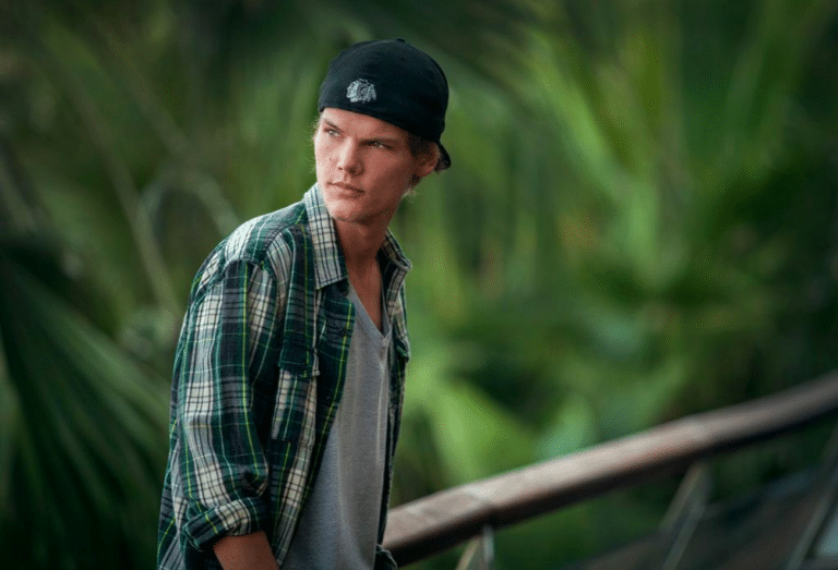 Avicii: Neuer Song 7 Jahre nach seinem Tod! Fans rätseln – Hit oder Hohn? Avicii: Neuer Song 7 Jahre nach seinem Tod! Fans rätseln – Hit oder Hohn?