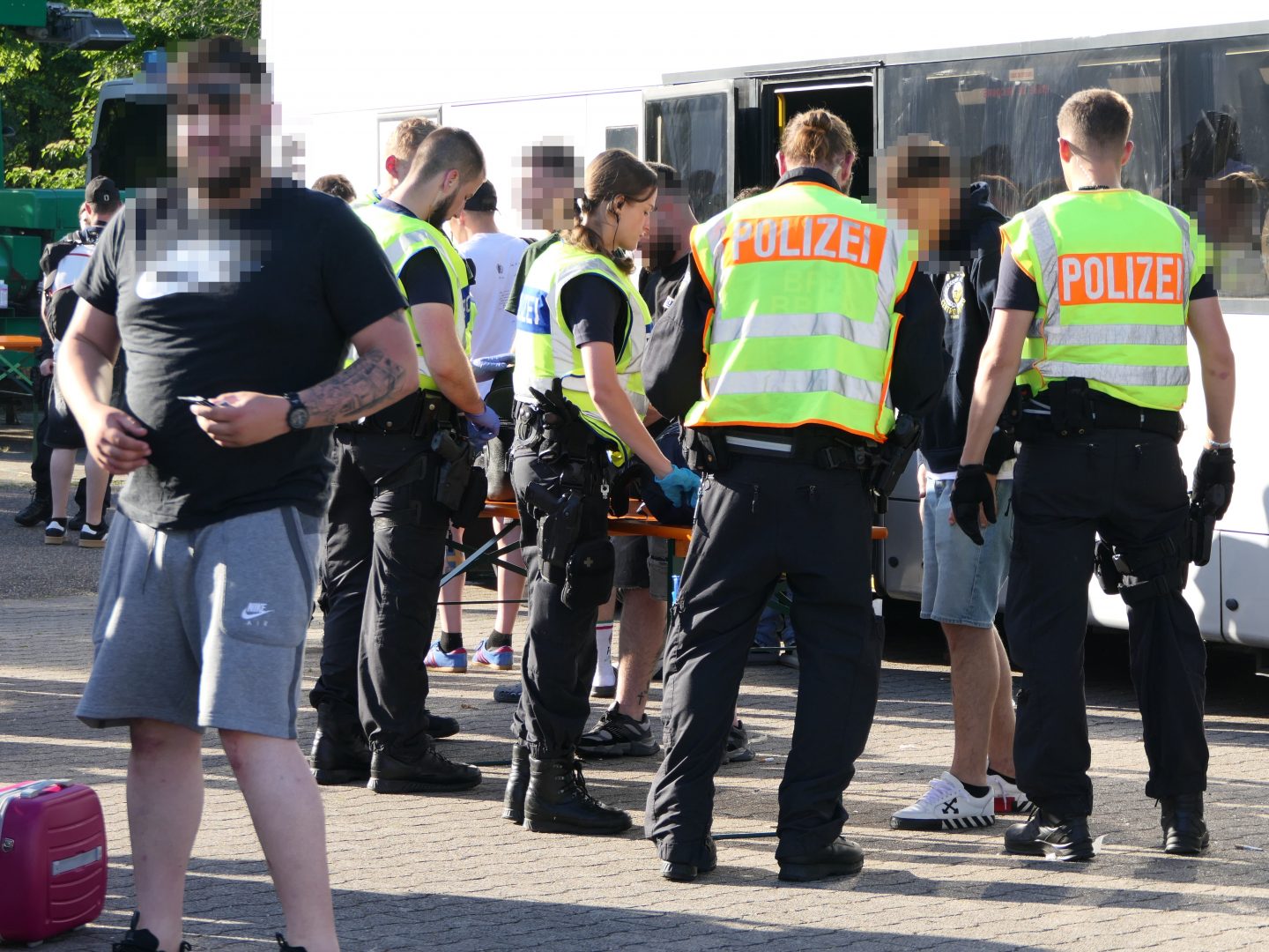 Großeinsatz vor dem Finale der Champions League: Polizei sichert Grenze zu Frankreich P1020942
