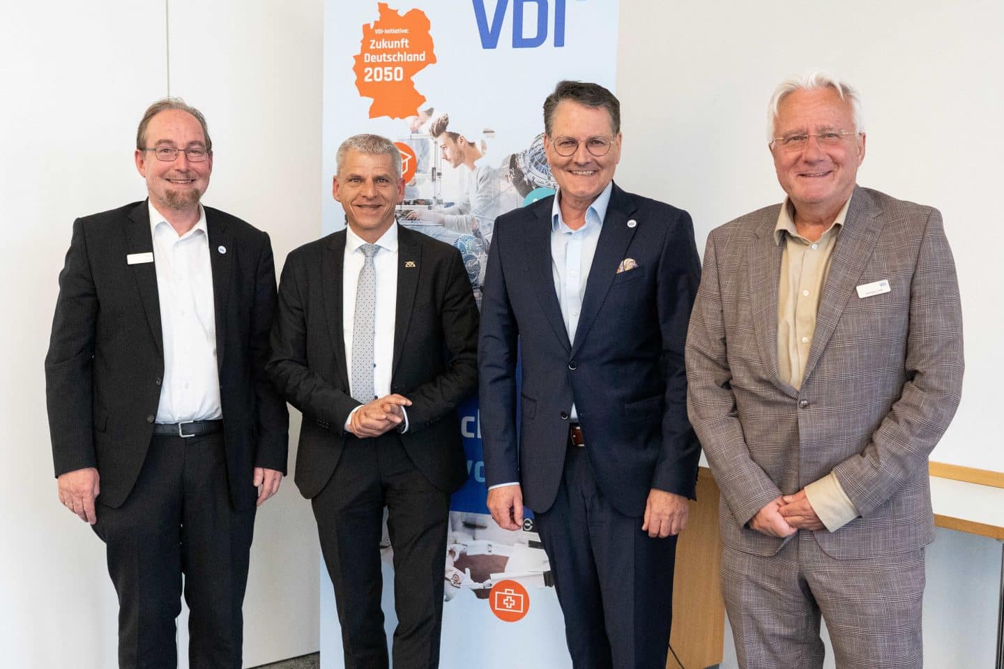 Ingenieurs-Gipfel in Stuttgart: 50 Jahre VDI-Haus – SO soll die Zukunft gelingen!
