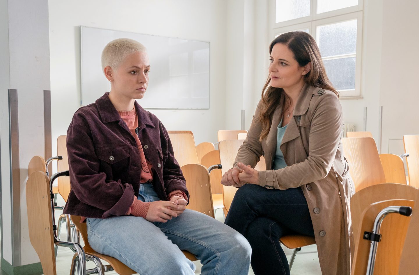 Kündigung und Liebesdrama heute bei „Tierärztin Dr. Mertens“: Neuer Kollege sorgt für Aufruhr