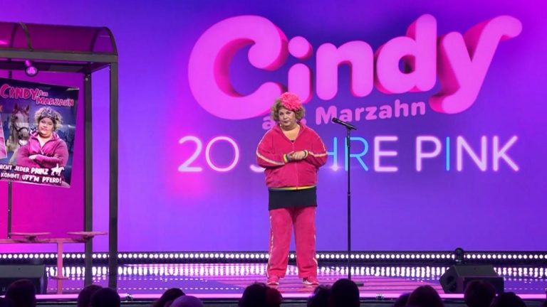 „Cindy aus Marzahn – 20 Jahre Pink“: So schrill wird ihre pinke Jubiläumsshow heute Abend!