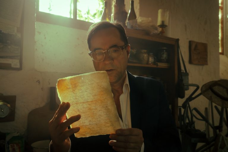 Mord, Flucht und dunkle Geheimnisse: Jan Josef Liefers ermittelt in „Versunkene Gräber“