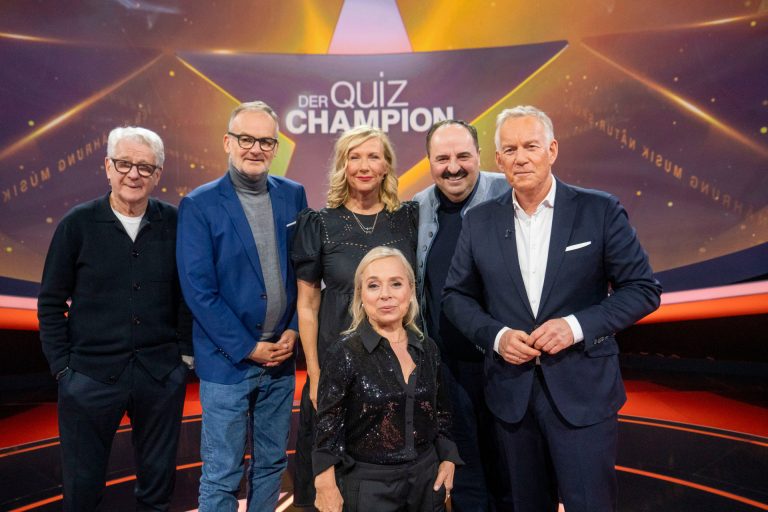 „Der Quiz-Champion“ mit Johannes B. Kerner: Trotz Flugverbot in Israel war Andrea Kiewel am Smastag dabei!