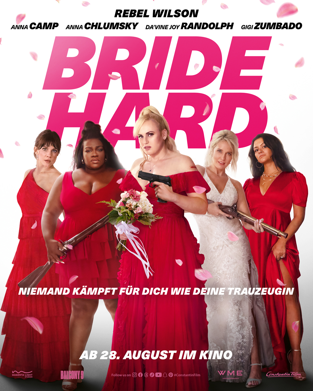 „BRIDE HARD“ mit Rebel Wilson: Action, High Heels und eine Hochzeit mit Geiselnahme – ab August im Kino BrideHard 1080x1350 1