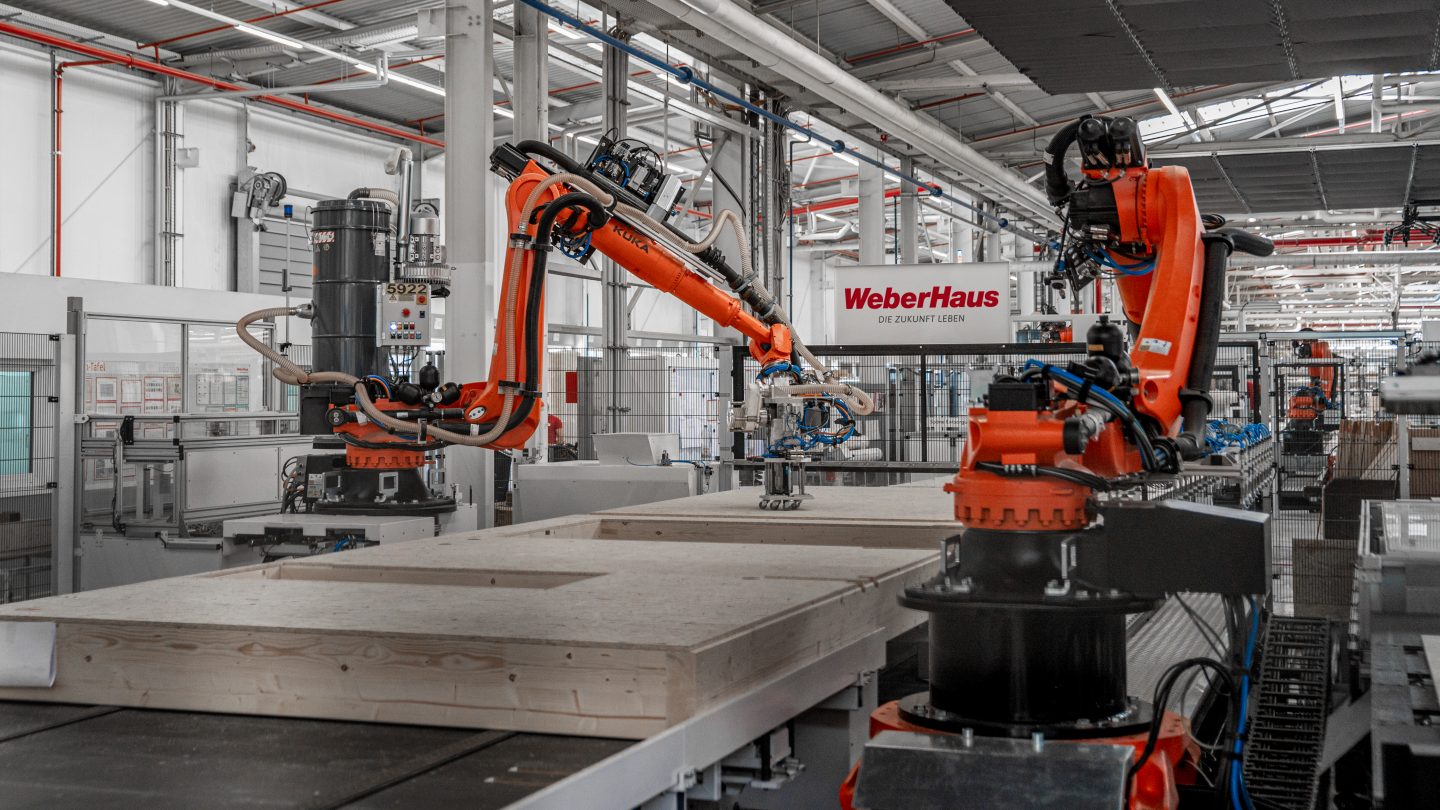 Baden-Württembergs Vorzeige-Fertighausbauer rüstet auf: Roboter ziehen bei WeberHaus ein