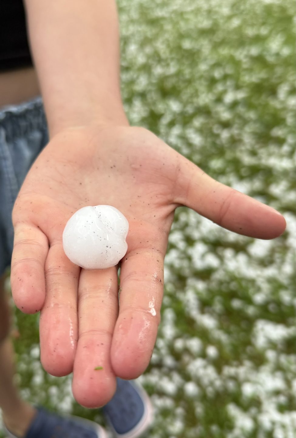 Heftiges Hagelunwetter in Bad Säckingen: Feuerwehr bis Mitternacht im Dauereinsatz