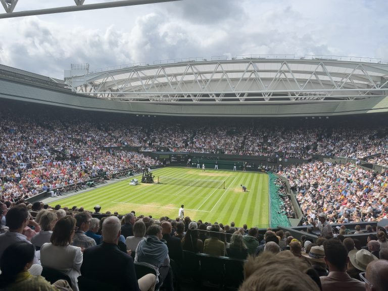 Wimbledon-Krimi mit Sperrstunde! Zverev rettet sich ins 1:1 – Match wird abgebrochen