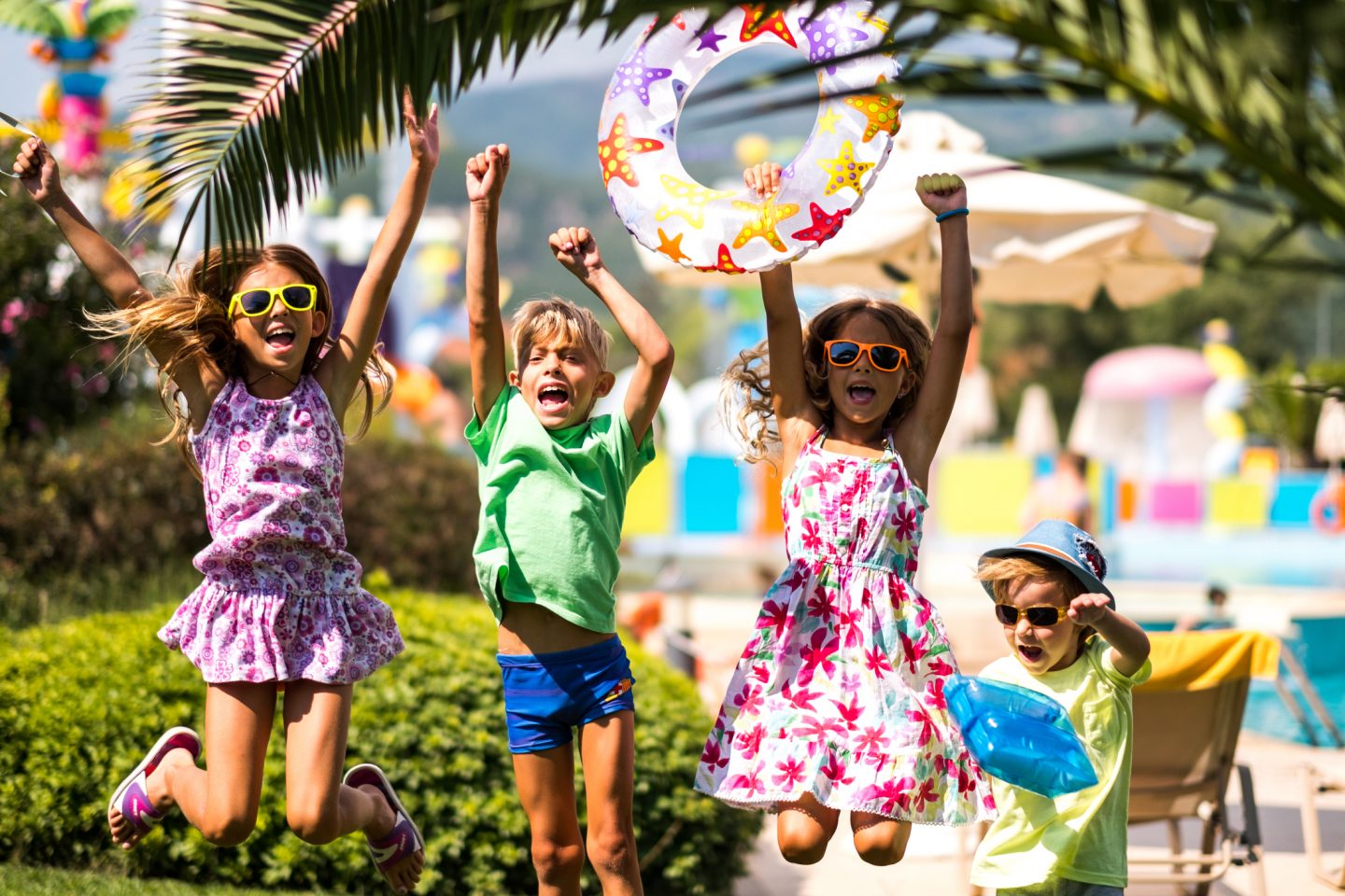 Kinderbetreuung im Urlaub: Diese Sicherheitsfallen lauern wirklich!