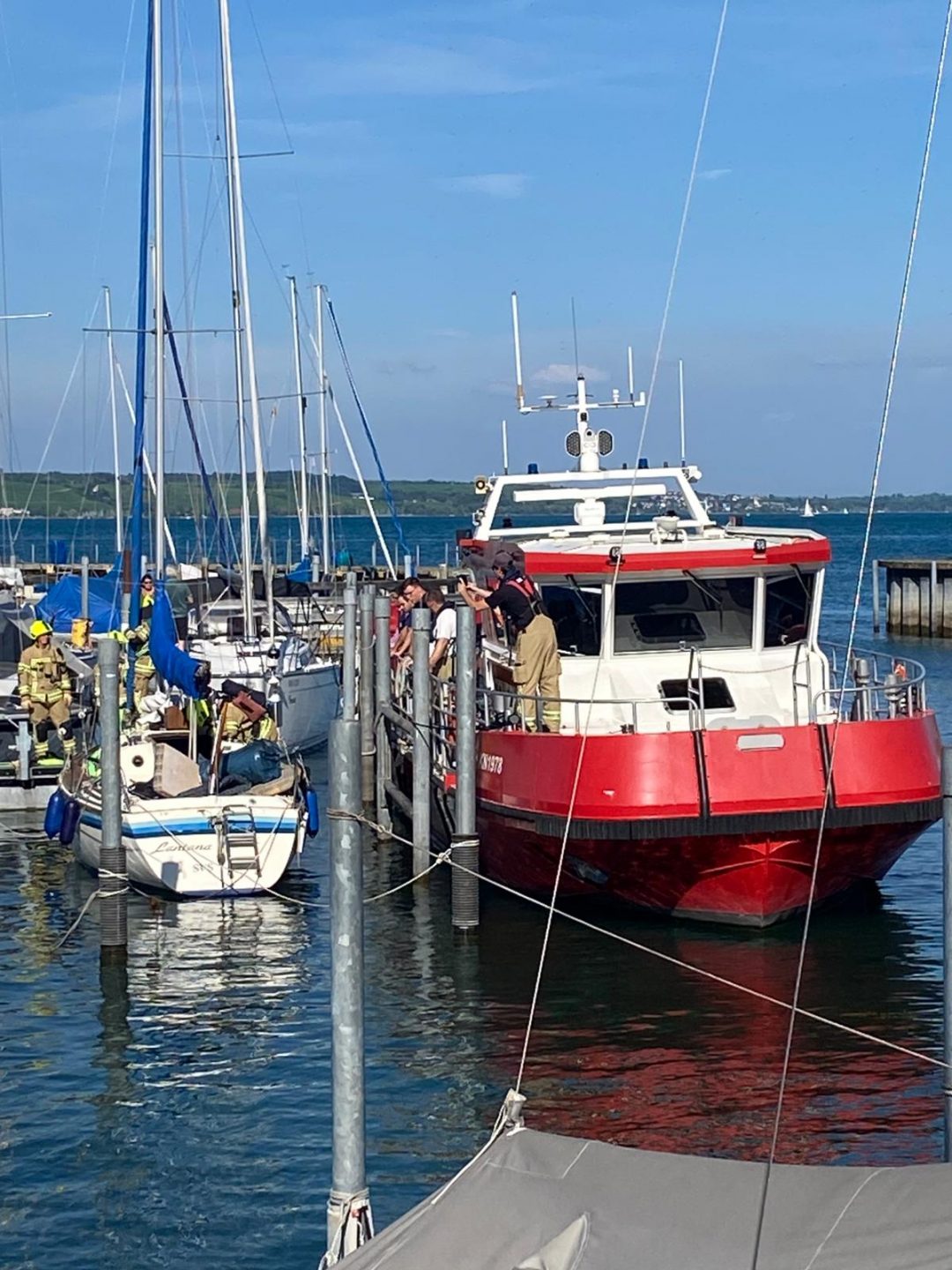 Brand auf Segelboot in Konstanz – Feuerwehr verhindert Schlimmeres am Wilhelm-Graf-Platz