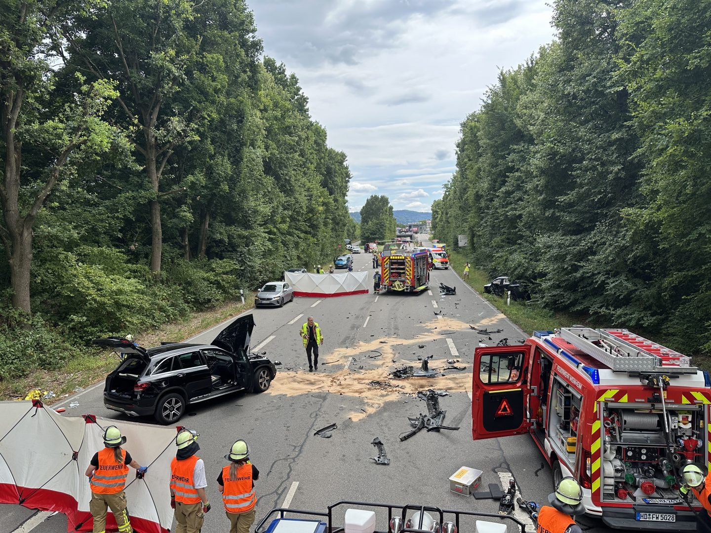 Schwerer Frontalcrash in Weinheim: Kinder verletzt – Fahrer eingeklemmt, Hubschraubereinsatz! 2025 07 12 Verkehrsunfall Westtangente Frontalzusammenstoss 1