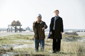 ARD-Krimi „Die Toten am Meer“ heute: Dünen-Horror an der Nordsee – Wer tötet nach dem Ritualmuster?
