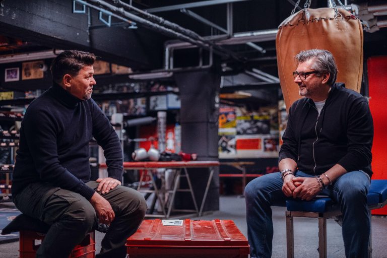 Heute bei „Kitchen Impossible“: Mälzer in Tracht gedemütigt und ein Fieser Trick stellt alles auf den Kopf