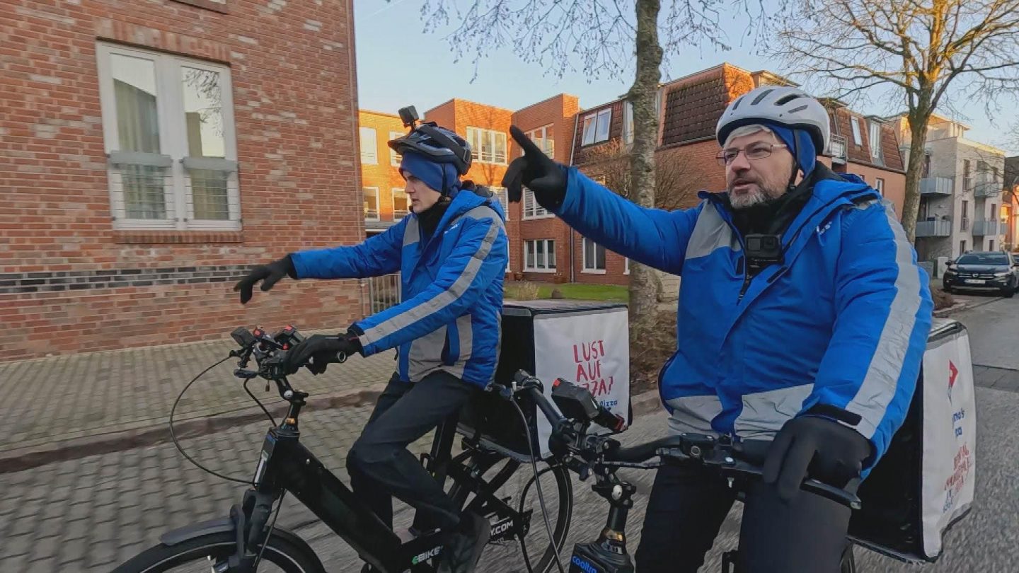 Undercover Boss bei Domino’s Pizza: RTL zeigt heute, wie der Chef selbst zum Pizzabote wird 82FD4