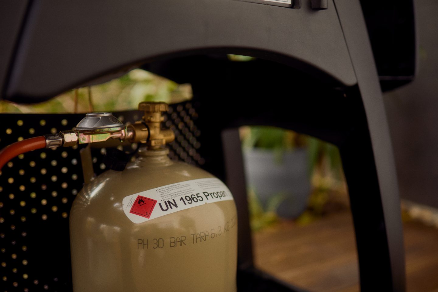 Grillen mit Gas bei 40 Grad? Deshalb explodiert die Flasche nicht – und was Sie beachten müssen DVFG Gasflaschen sind Hitzeexperten