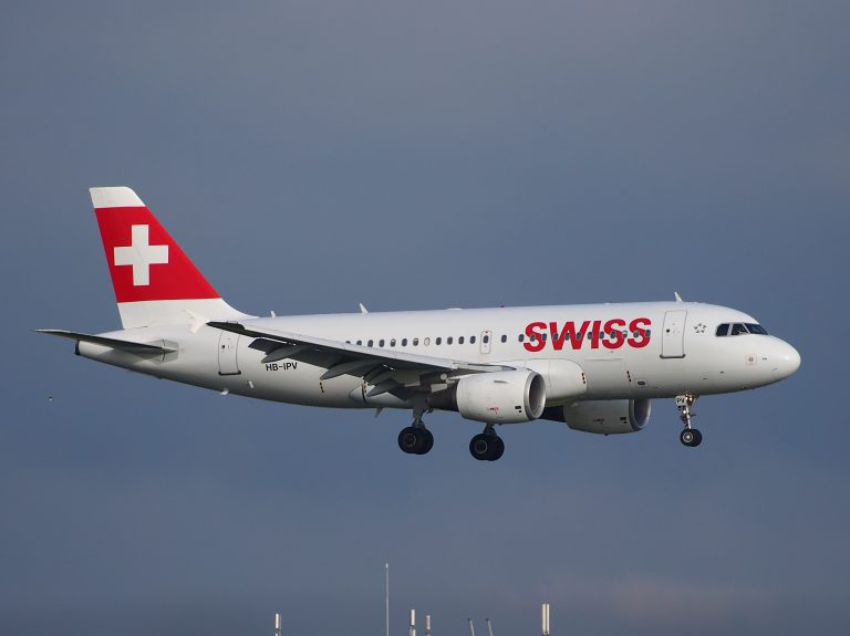 Notlandung in Friedrichshafen: Swiss-Maschine muss wegen Rauch in Kabine runter
