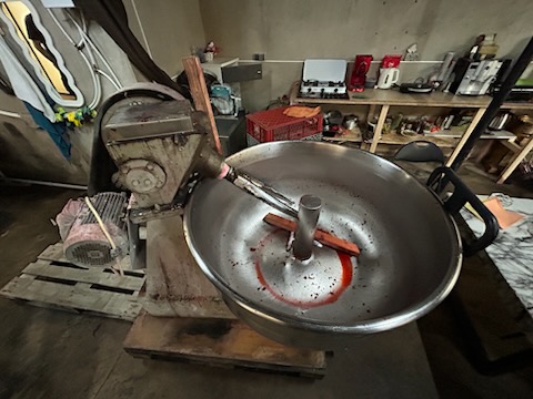 Riesiger Shisha-Betrug aufgedeckt: Zoll hebt drei illegale Tabakfabriken in Baden-Württemberg aus