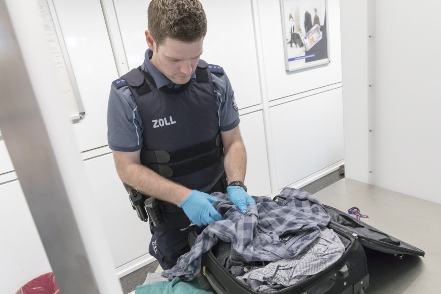 Zoll Karlsruhe warnt vor Urlaubsmitbringseln: Diese Souvenirs können richtig teuer werden!