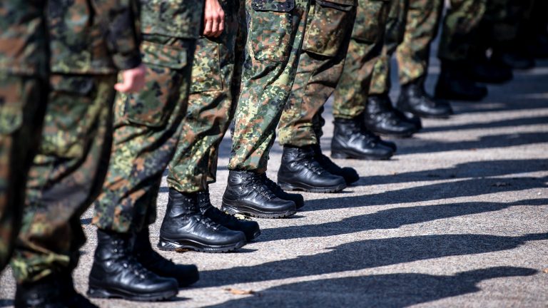 Wehrpflicht-Comeback? 73 % der Deutschen sagen Ja – Junge Menschen mehrheitlich dagegen