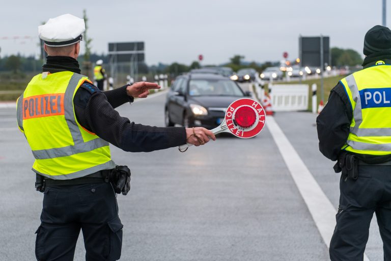 Großkontrolle auf der A6 bei Hockenheim: Für viele Camper endete der Urlaub bereits an der Raststätte!