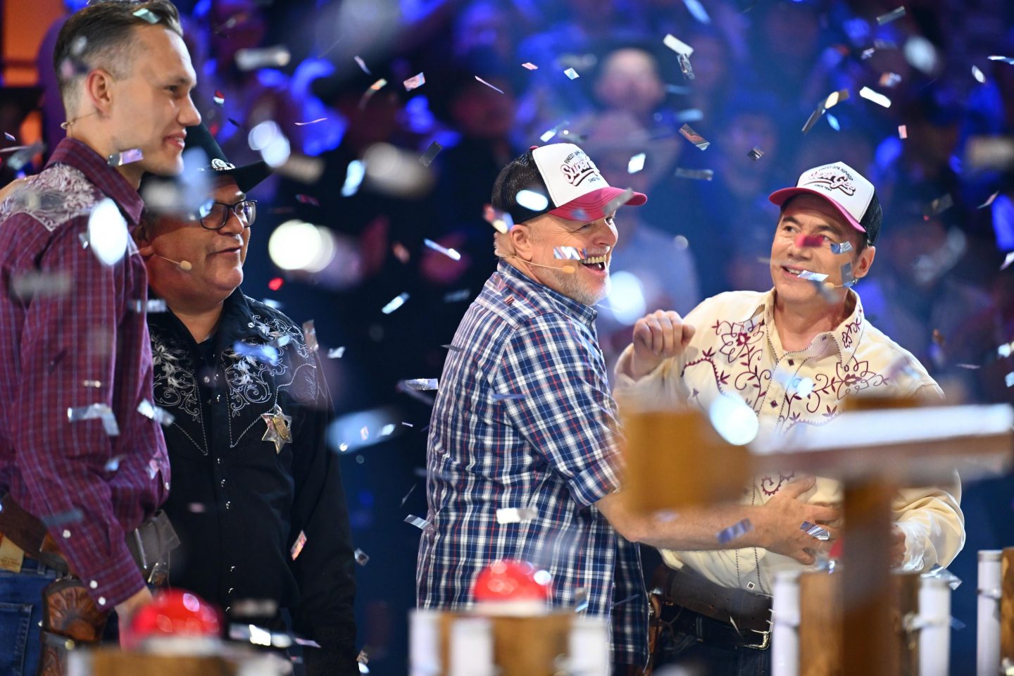 Erster Sieg für Raab und Bully in „Stefan und Bully gegen irgendson Schnulli“: Doch im Netz hagelt es Kritik 2 Erster Sieg für Raab und Bully in „Stefan und Bully gegen irgendson Schnulli“: Doch im Netz hagelt es Kritik 11529