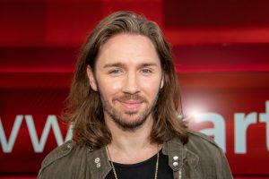 Gil Ofarim ins Dschungelcamp 2026? Laut Medienbericht verhandelt der Sänger mit RTL über eine Teilnahme bei „Ich bin ein Star – Holt mich hier raus!“