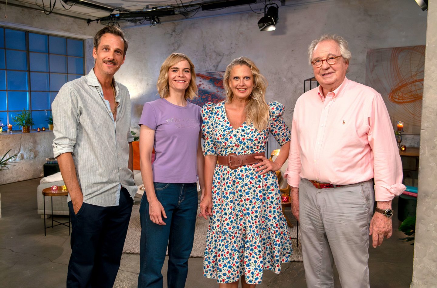 45 Jahre "Verstehen Sie Spaß?": Barbara Schöneberger feiert den Geburtstag mit den genialsten TV-Streiche 2025 1 45 Jahre "Verstehen Sie Spaß?": Barbara Schöneberger feiert den Geburtstag mit den genialsten TV-Streiche 2025 2 Verstehen Sie Spass Best of 2025