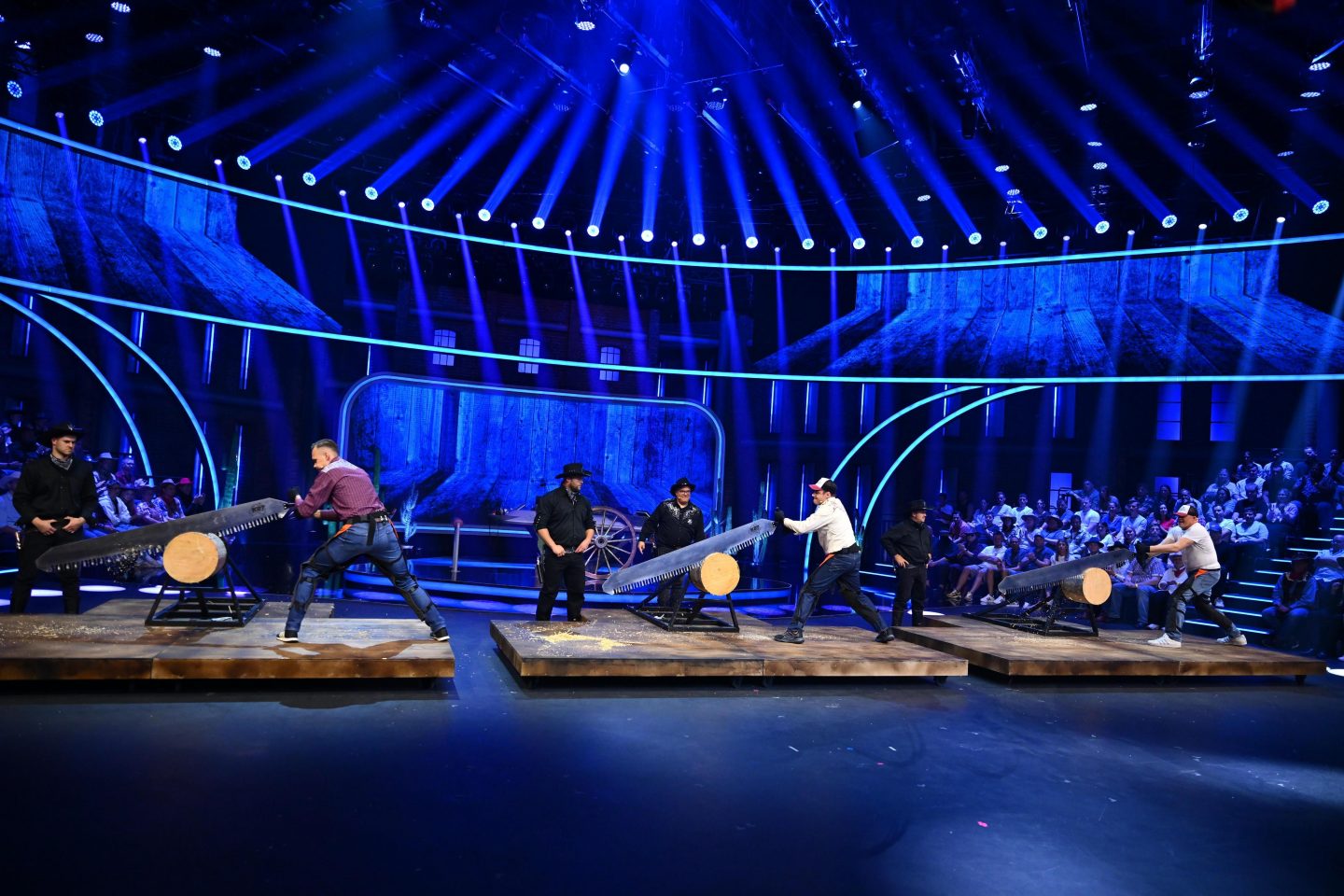 Erster Sieg für Raab und Bully in „Stefan und Bully gegen irgendson Schnulli“: Doch im Netz hagelt es Kritik 3 Erster Sieg für Raab und Bully in „Stefan und Bully gegen irgendson Schnulli“: Doch im Netz hagelt es Kritik 3E524