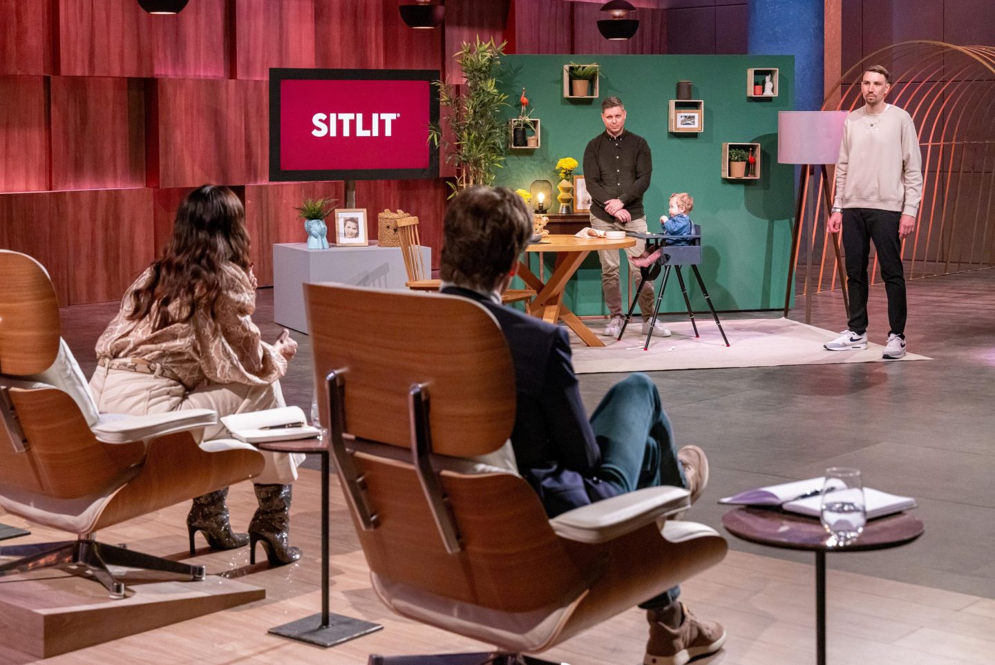 Revolution im Familienalltag: SITLIT erobert „Die Höhle der Löwen“ – Der mobile Hochstuhl für unterwegs