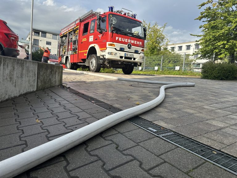 Feuerwehr Weinheim: Heftiges Unwetter sorgt für zahlreiche Einsätze in Tiefgaragen, Kellern und auf Straßen