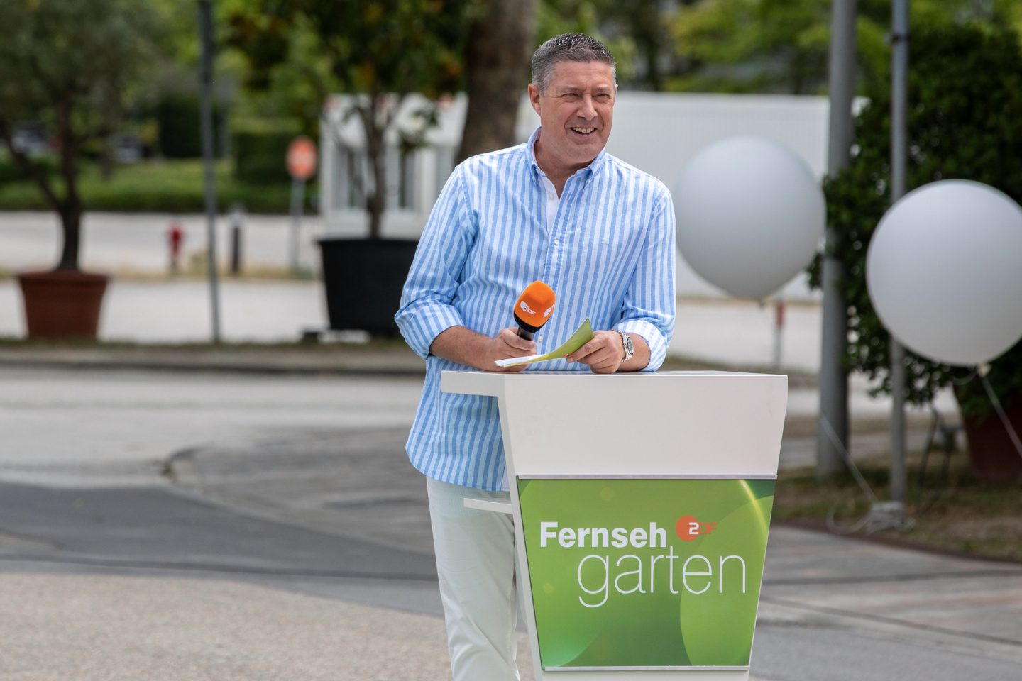 Zwangspause für Andrea Kiewel: Darum fällt der "ZDF-Fernsehgarten" heute aus 76228 11 12
